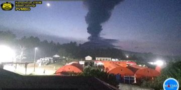 Gunung Api Ibu Kembali Erupsi, Terekam Abu Vulkanik Condong ke Arah Barat dan Barat Laut 