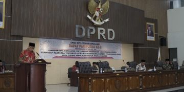 Walikota Tidore Sampaikan Jawaban Atas Pandangan Umum Fraksi-fraksi