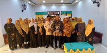 H. Nurhalis Lepas Grup Kasidah Klasik Tingkat Provinsi Malut