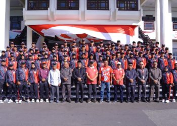 Walikota Capt. Ali Ibrahim Lepas 132 Kontingen POPDA XI ke Sofifi 