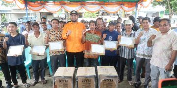 Kelompok Nelayan di Lima Wilayah Halmahera Selatan Dapat Bantuan 413 Mesin Ketinting Dari Pemda 