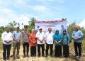 Kuker Perdana ke Sagea, Penjabat Bupati dan Penjabat Sekda Halmahera Tengah Gelar Peletakan Batu Pertama RTLH