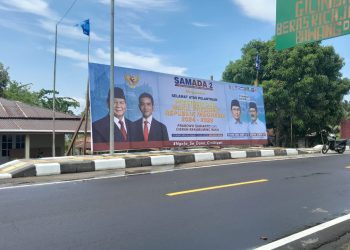 Tim Pasangan Calon Nomor Urut 2 Syamsul Rizal Hasdy dan Adam Dano Diduga Memasang Baliho Tampa Izin Pemilik Rumah