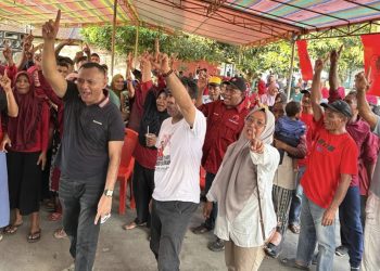 Blusukan ke Tiga Desa di Kecamatan Oba, Pasangan MASI AMAN Disambut Meriah dan Teriakan Kemenangan 
