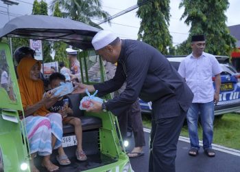 Buka Puasa Bersama di Polresta Tidore, Walikota-Wakil Walikota Bersama Forkopimda Bagi Takjil ke Masyarakat