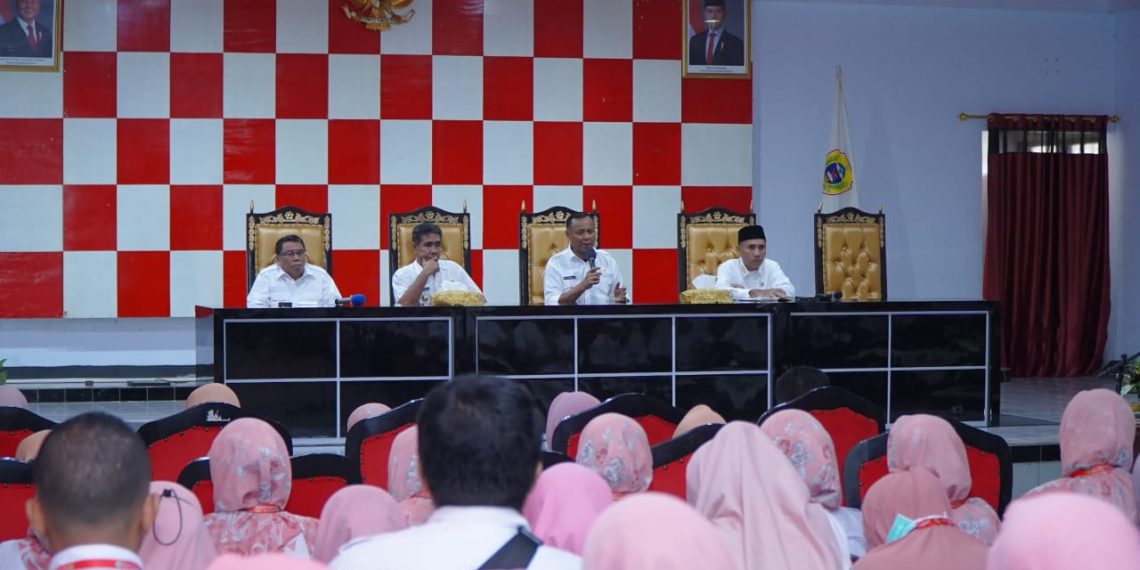 Walikota dan Wakil Walikota Tidore Gelar Rapat Bersama Nakes Puskesmas