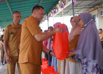 Wujudkan Program 100 Hari Kerja, Walikota Tidore Bagikan 1.036 Paket Bantuan Sosial