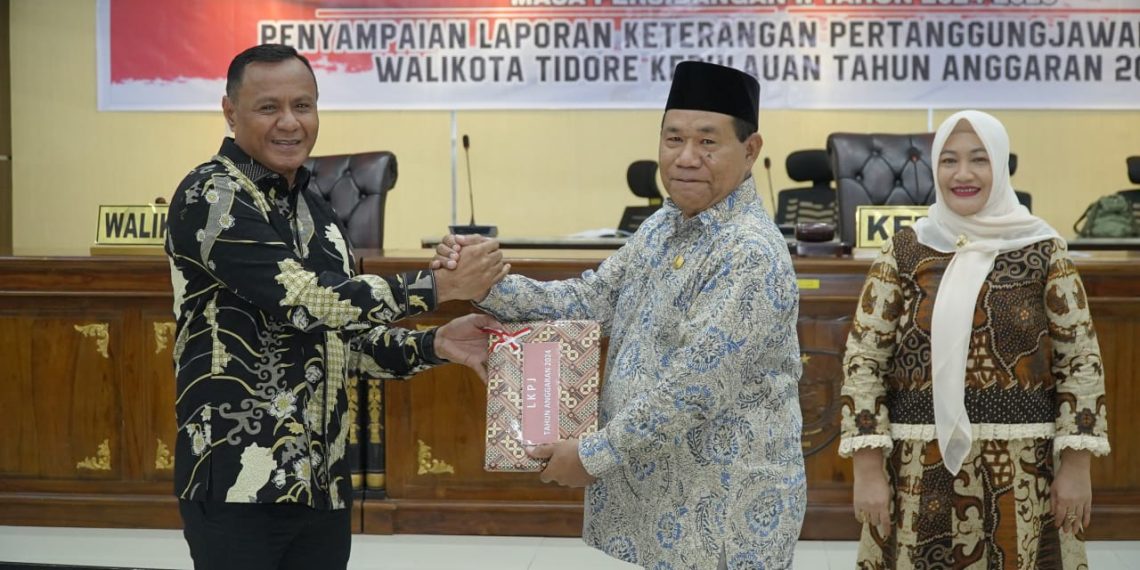 Wali Kota Tidore Kepulauan Sampaikan LKPJ Tahun Anggaran 2024 ke DPRD