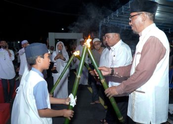 Wakil Walikota Bersama Sultan Tidore Menghadiri dan Membuka Acara Masoninga Soasio