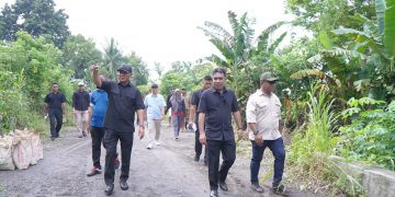 Hari Pertama Berkantor, Muhammad Sinen dan Ahmad Laiman Kunjungi Lokasi Banjir Tomalou 