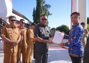 Didamping Wakil Walikota, Muhammad Sinen Serahkan 41 SK CPNS dan PPPK Tahun 2020