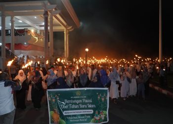 Sekda Tidor Lepas Pawai Obor Meriahkan Tahun Baru Islam 1447 Hijriah