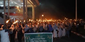 Sekda Tidor Lepas Pawai Obor Meriahkan Tahun Baru Islam 1447 Hijriah