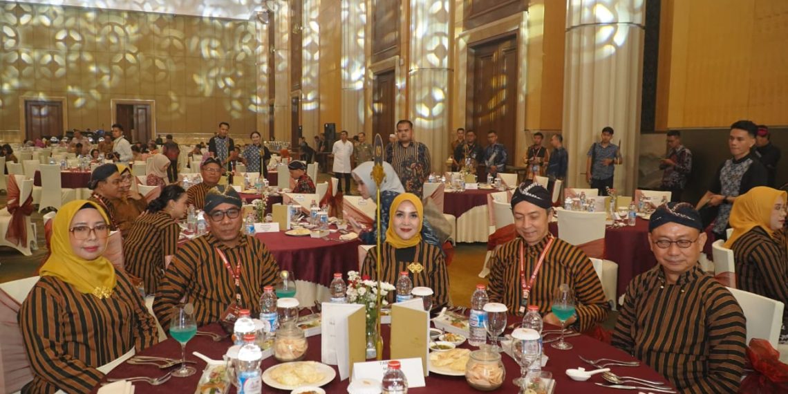 Wakil Walikota Tikep Ahmad Laiman Didampingi Ketua 1 TP PKK Hadiri Gala Dinner Rakernas JKPI di Yogyakarta