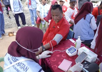 Sambut HUT RI, Walikota Tidore Bersama Ribuan ASN Gelar Jalan Sehat dan Pemeriksaan Kesehatan Gratis di Maitara