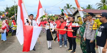 Ketua Komisi III DPRD Tikep Lepas Peserta Kirab Merah Putih di Payahe