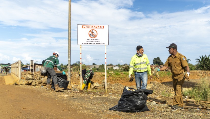 Harita Nickel dan Masyarakat Kawasi Satukan Langkah di World Cleanup Day