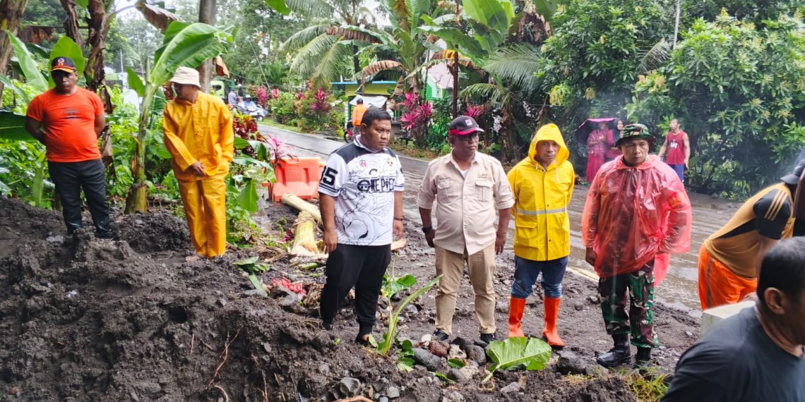 Ketua Komisi III DPRD Kota Tidore, Gerak Cepat Meninjau Lokasi Banjir Bandang di Kelurahan Bobo