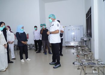 Tinjau Dapur MBG, Wali Kota Tidore Harap Program ini dapat terus Berlanjut