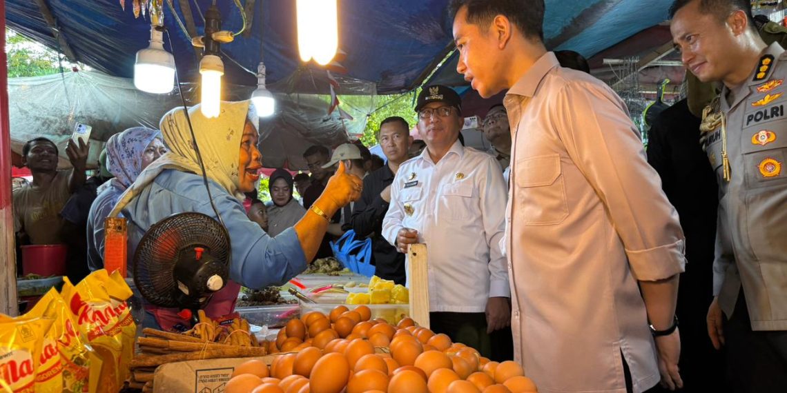 Kunjungi Pasar Gamalama, Wapres Gibran Rakabuming Raka Dorong Kekuatan Ekonomi Rakyat