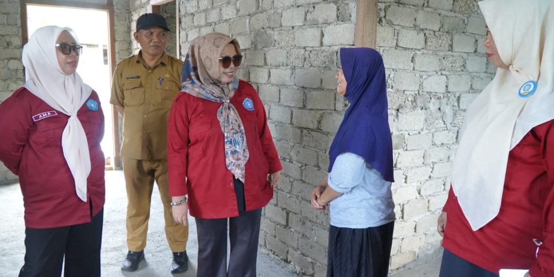 Ketua TP PKK Tidore Tinjau Pendampingan Perbaikan RTLH di Pulau Tidore