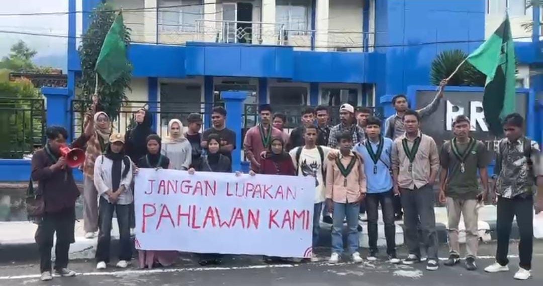 Aksi Refleksi HMI Komisariat Tarbiyah dan FEBI Cabang IAIN Ternate Meminta Kapita Banau Halbar dan Halut Juga Diakui Sebagai Pahlawan