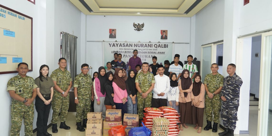 Komando Gabungan Wilayah III Berbagi Kasih di Maluku Utara