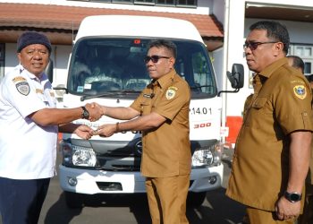 Terima Bus Dari Kemenhub Ri, Wawali Tidore Ahmad Laiman Ingatkan ASN Tidore Jaga Disiplin dan Amanah