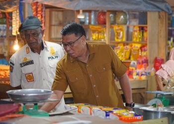 Pastikan Stok Aman Menjelang Idul Adha, Sekda Tidore Gelar Sidak Pasar
