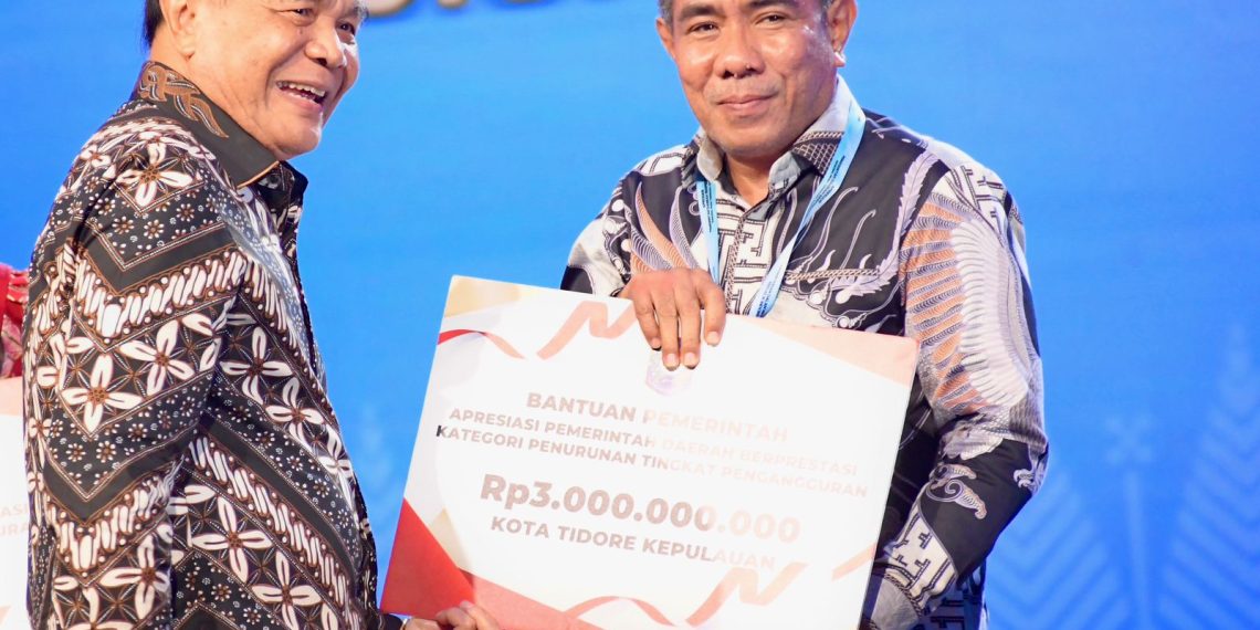Sukses Tekan Angka Pengangguran, Pemkot Tidore Raih Penghargaan dan Dapat Bantuan Fiskal Rp.3 Miliar dari Kemendagri