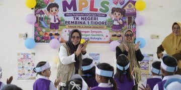 Bunda PAUD Tidore Kepulauan Tinjau Langsung Hari Pertama MPLS TK/PAUD