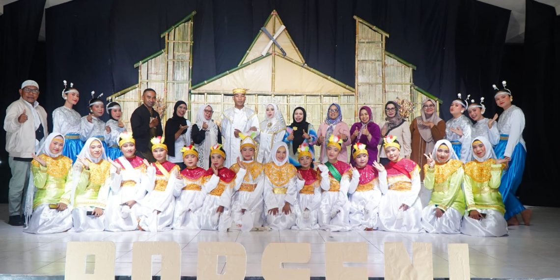Ketua TP PKK Tidore Kepulauan Resmi Tutup Porseni Kelurahan Gurabunga 2026