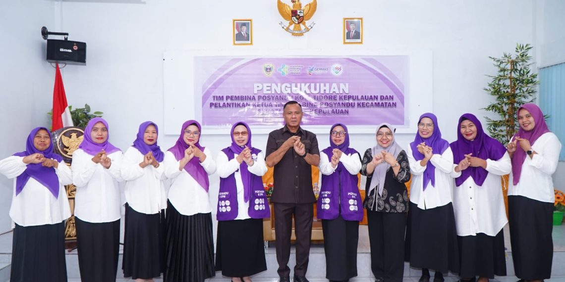 Wali Kota Tidore Kepulauan Resmi Kukuhkan Tim Pembina Posyandu Masa Bakti 2025–2029