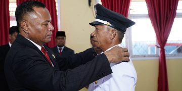 Resmi Lantik 56 Pejabat Eselon II, III, dan IV, Muhammad Sinen Tekankan Integritas dan Kolaborasi