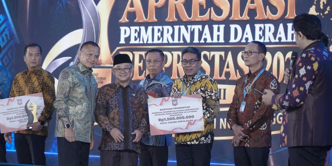 Kota Tidore Sabet Dua Penghargaan Nasional Pendidikan dan Lingkungan