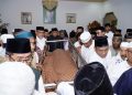 Penghormatan Terakhir bagi Peletak Dasar Pembangunan Tidore, Wali Kota Muhammad Sinen Lepas Jenazah Achmad Mahifa