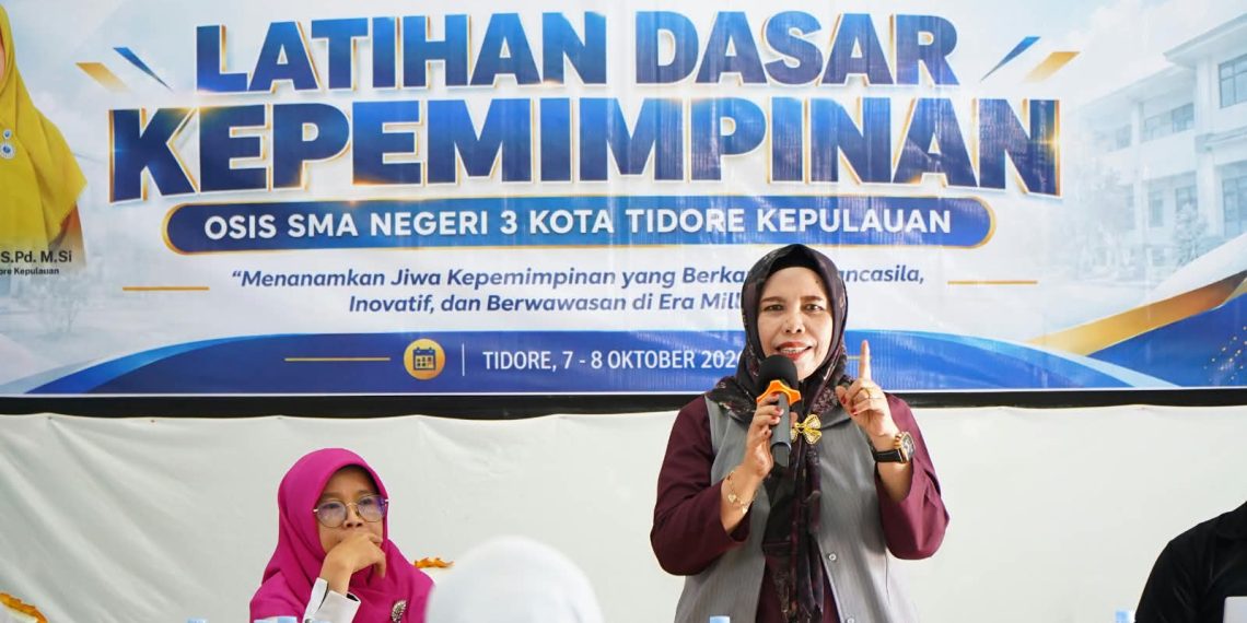 Ketua TP PKK Tidore Motivasi Siswa SMAN 3 Tidore Jadi Pemimpin Berkarakter dan Berbakti