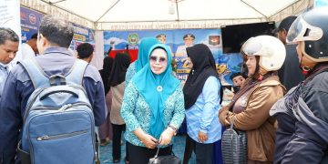 Ketua TP PKK Apresiasi Stand Layanan Kependudukan Dukcapil Tidore di HUT Pemprov