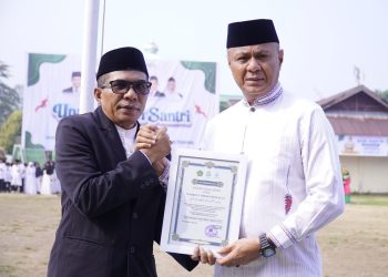 Wali Kota Tidore Kepulauan Terima Penghargaan di Peringatan Hari Santri Nasional 2026